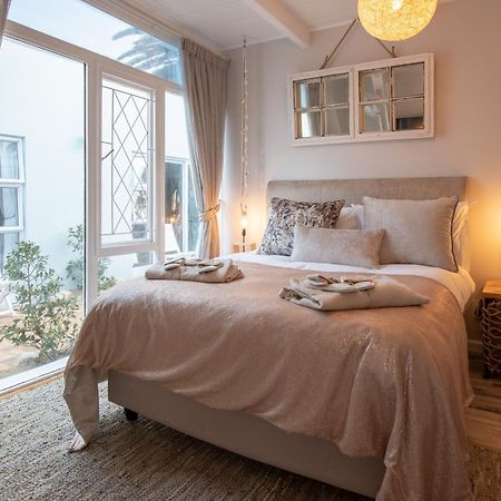 Salt Boutique Guesthouse By Curiocity (Adults Only) Bloubergstrand Eksteriør billede